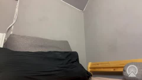 roma_shyguy_ online show from April 19, 12:54 am