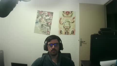 Snapshot of romainb72 chatting on October 30, 6:52 pm romainb72 online show from October 30, 6:52 pm