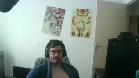 Snapshot of romainb72 chatting on November 3, 9:21 am romainb72 online show from November 3, 9:21 am