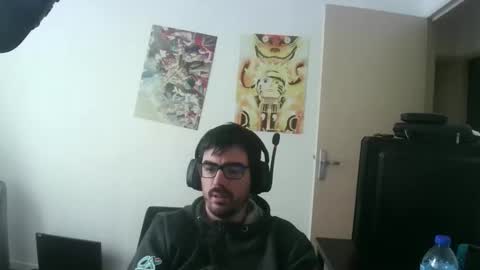 Snapshot of romainb72 chatting on November 9, 12:25 pm romainb72 online show from November 9, 12:25 pm