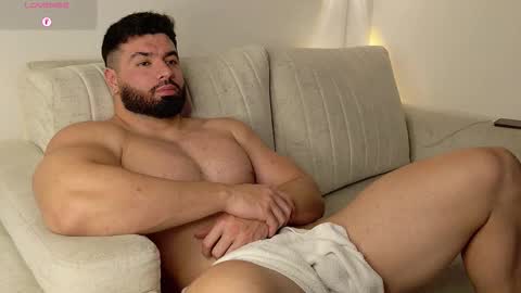 Snapshot of roman_lux chatting on November 25, 5:29 am Roman Lux online show from November 25, 5:29 am