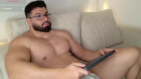 Snapshot of roman_lux chatting on December 5, 6:11 am Roman Lux online show from December 5, 6:11 am