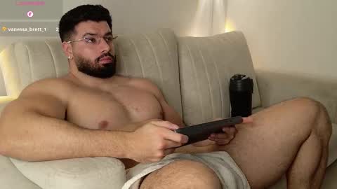 Snapshot of roman_lux chatting on January 18, 6:39 am Roman Lux online show from January 18, 6:39 am