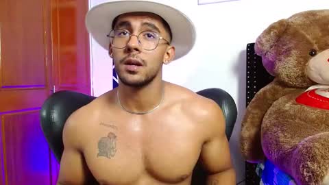 Roman online show from March 6, 9:09 pm