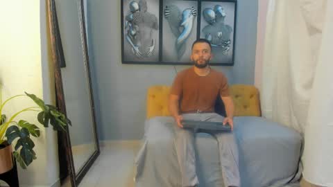 Romeo Bossi online show from April 6, 11:11 am