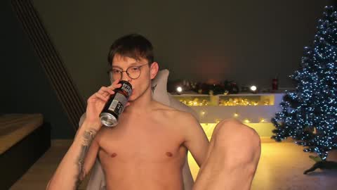 Snapshot of romeo_mercy chatting on December 28, 2:11 am Romeo online show from December 28, 2:11 am