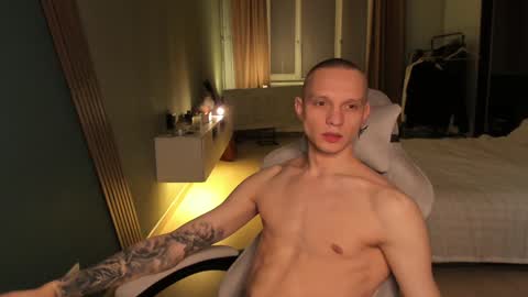 Snapshot of romeo_mercy chatting on January 18, 9:13 pm Romeo online show from January 18, 9:13 pm