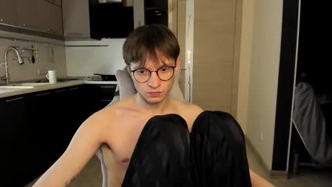 Snapshot of romeo_mercy chatting on September 19, 9:37 pm Romeo online show from September 19, 9:37 pm