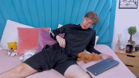 Snapshot of romeo_ricci1 chatting on January 14, 4:18 pm Romeo Ricci online show from January 14, 4:18 pm