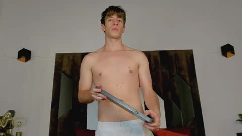 Snapshot of romeo_ricci1 chatting on May 27, 1:02 am Romeo Ricci online show from May 27, 1:02 am