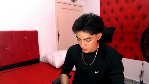 Romeo online show from November 18, 7:18 pm