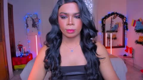 Snapshot of romirousexx chatting on December 1, 4:28 am Romi Rouse online show from December 1, 4:28 am