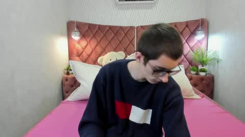 ronbevs online show from April 9, 7:19 pm