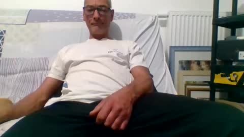 Snapshot of ronbig8inch chatting on October 28, 5:48 pm ronbig8inch online show from October 28, 5:48 pm