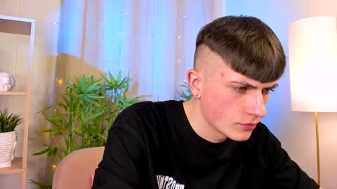 Rony online show from April 4, 9:12 pm