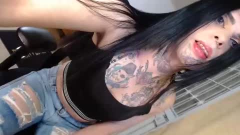 herreraisa offical online show from October 30, 3:52 am