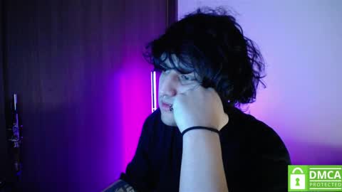 Snapshot of room_hot_x chatting on October 8, 12:19 am ken online show from October 8, 12:19 am