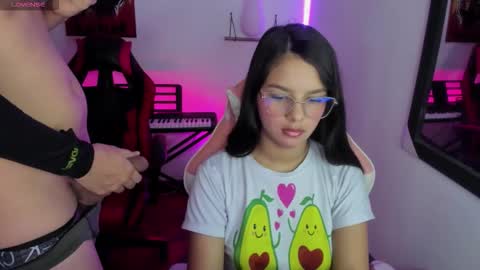  MIA AND PAUL online show from March 4, 3:40 pm