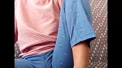 roop_sexy642 online show from May 7, 5:13 am