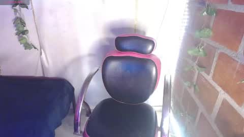 roos_veyker online show from April 21, 1:53 am