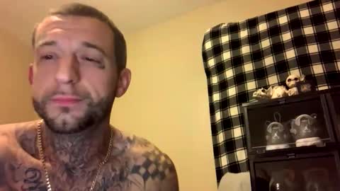 Snapshot of roostercockskins chatting on December 15, 12:26 am roostercockskins online show from December 15, 12:26 am