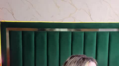 Chloe online show from November 20, 9:53 am