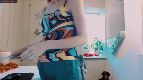 rosa843850 online show from December 8, 11:46 am