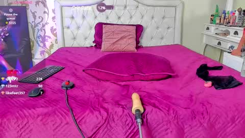 Snapshot of rosacatalleya chatting on March 7, 7:41 am Rose online show from March 7, 7:41 am
