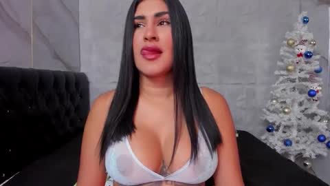 ROSALIA insta rosalia 10hoot online show from January 6, 7:28 pm