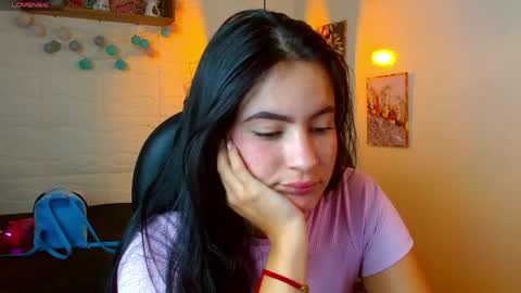 Snapshot of rosaliea chatting on June 5, 6:52 am R O S A L I A online show from June 5, 6:52 am