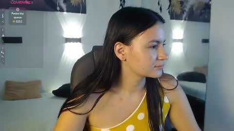 Snapshot of rosaliea chatting on June 21, 1:41 am R O S A L I A online show from June 21, 1:41 am