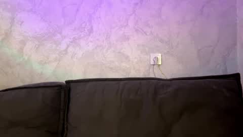 rosaliehue online show from April 22, 6:53 pm