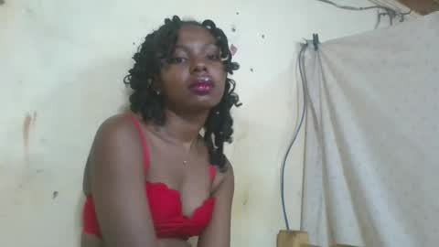 Snapshot of rosalinda933 chatting on April 29, 4:38 am Rosalinda online show from April 29, 4:38 am