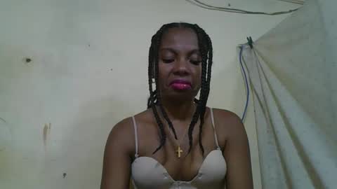 Snapshot of rosalinda933 chatting on May 7, 9:25 am Rosalinda online show from May 7, 9:25 am
