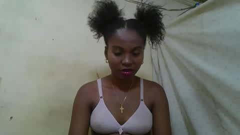 Snapshot of rosalinda933 chatting on May 14, 3:08 pm Rosalinda online show from May 14, 3:08 pm