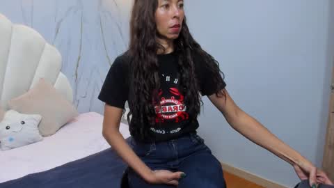 Snapshot of rosalinda_cortez chatting on December 30, 3:35 pm Rosalinda online show from December 30, 3:35 pm