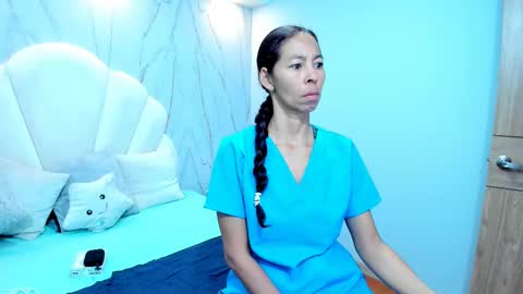 Snapshot of rosalinda_cortez chatting on February 18, 12:28 pm Rosalinda online show from February 18, 12:28 pm