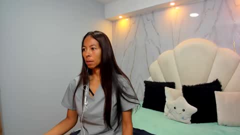 Snapshot of rosalinda_cortez chatting on February 24, 12:26 pm Rosalinda online show from February 24, 12:26 pm