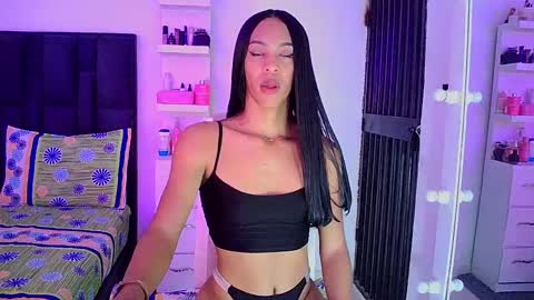 Snapshot of rosalindasexy chatting on December 3, 2:05 pm Rosalinda online show from December 3, 2:05 pm