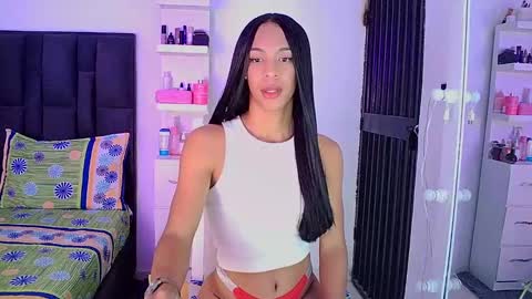 Snapshot of rosalindasexy chatting on December 4, 11:57 pm Rosalinda online show from December 4, 11:57 pm