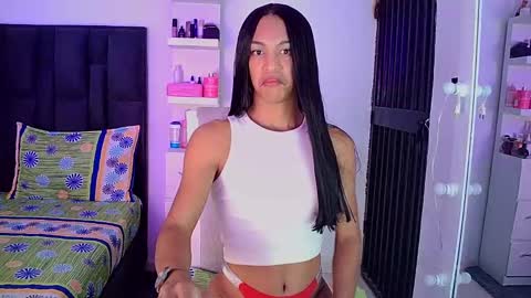 Snapshot of rosalindasexy chatting on December 5, 7:05 am Rosalinda online show from December 5, 7:05 am