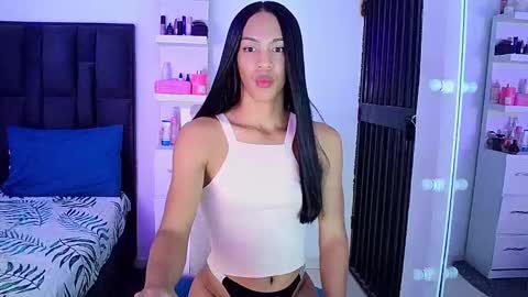 Snapshot of rosalindasexy chatting on December 7, 11:34 pm Rosalinda online show from December 7, 11:34 pm