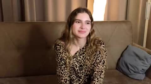 Kylie online show from November 25, 3:23 pm