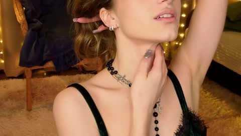 Kylie online show from April 7, 6:08 pm