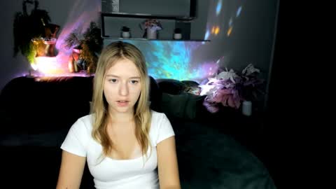 RosaRising online show from June 21, 9:23 am
