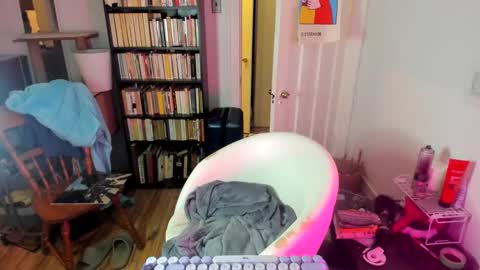 Snapshot of rose257044 chatting on September 16, 8:10 pm rose257044 online show from September 16, 8:10 pm