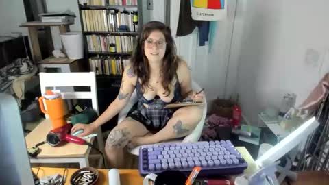 Snapshot of rose257044 chatting on October 18, 3:46 pm rose257044 online show from October 18, 3:46 pm