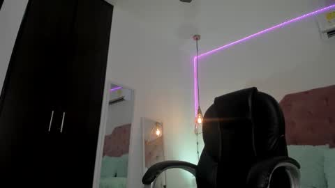 rose__monroe online show from November 1, 8:00 pm