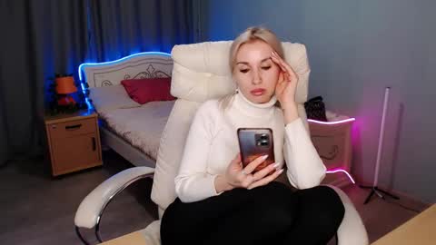 Snapshot of rose__shine chatting on December 12, 10:24 am rose  shine online show from December 12, 10:24 am