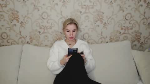 Snapshot of rose__shine chatting on December 24, 10:11 am rose  shine online show from December 24, 10:11 am